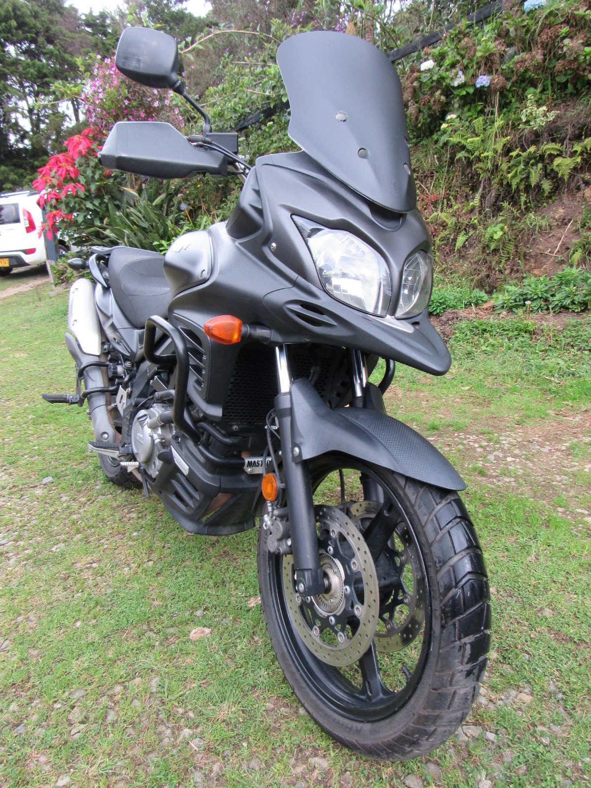 Suzuki VStrom — foto 3 de 10