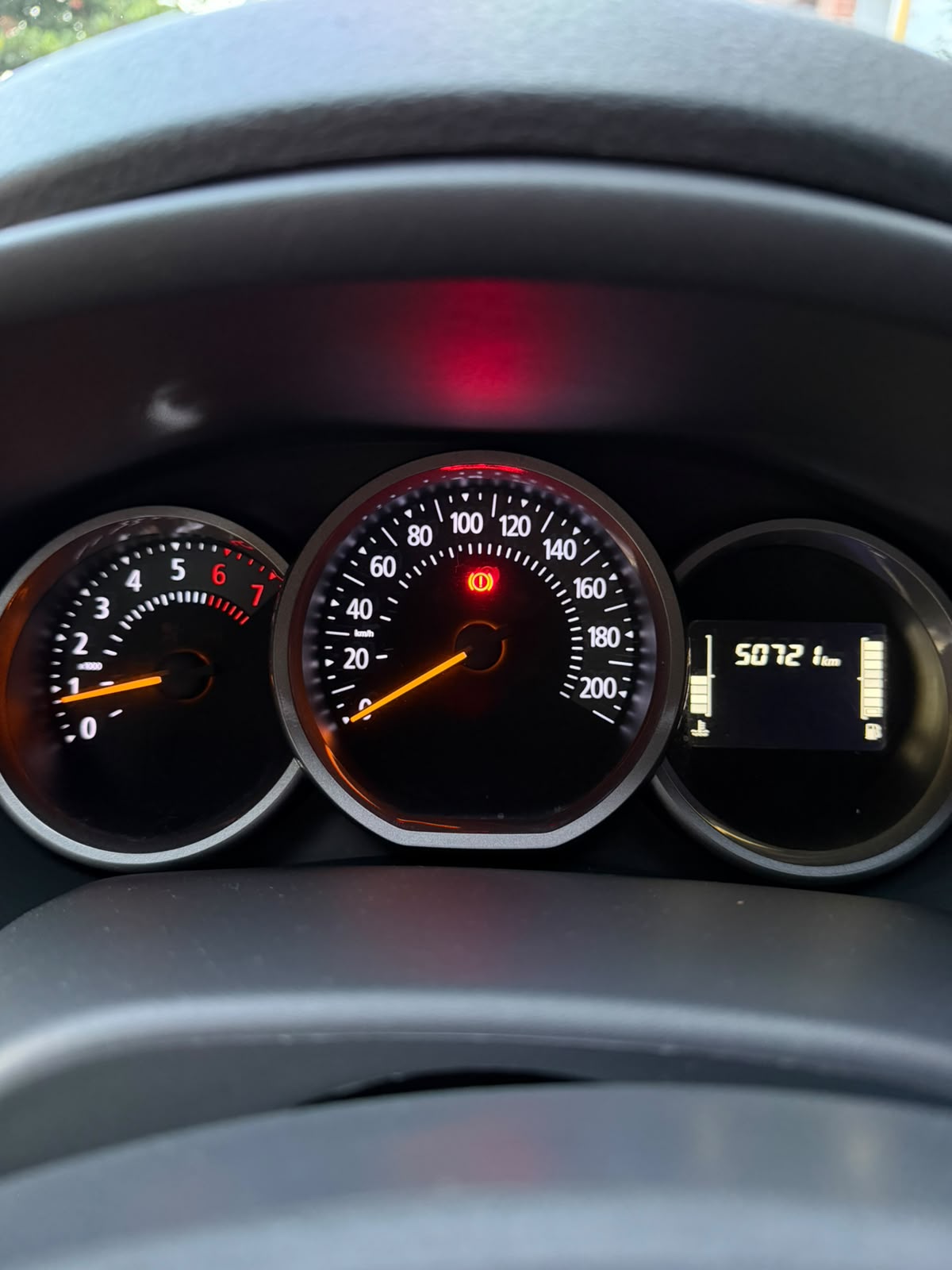 Renault Logan — foto 11 de 12