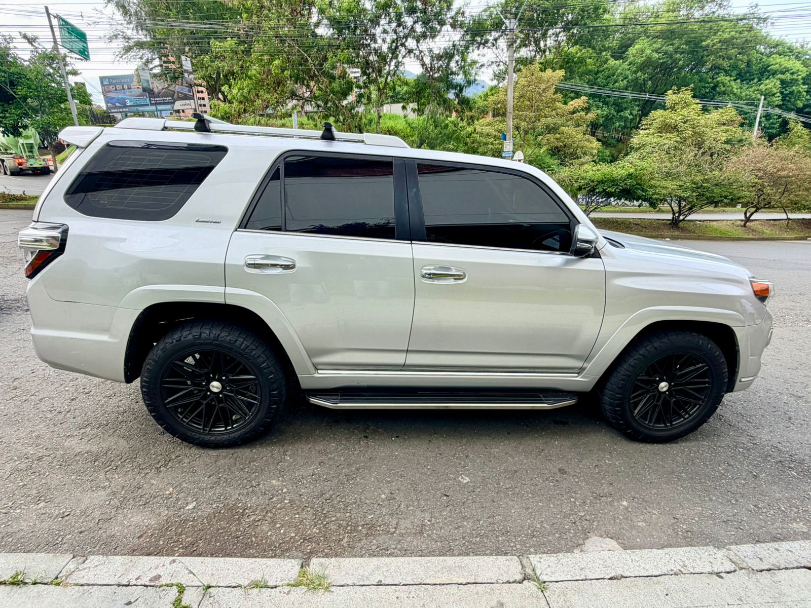 Toyota 4Runner — foto 3 de 14