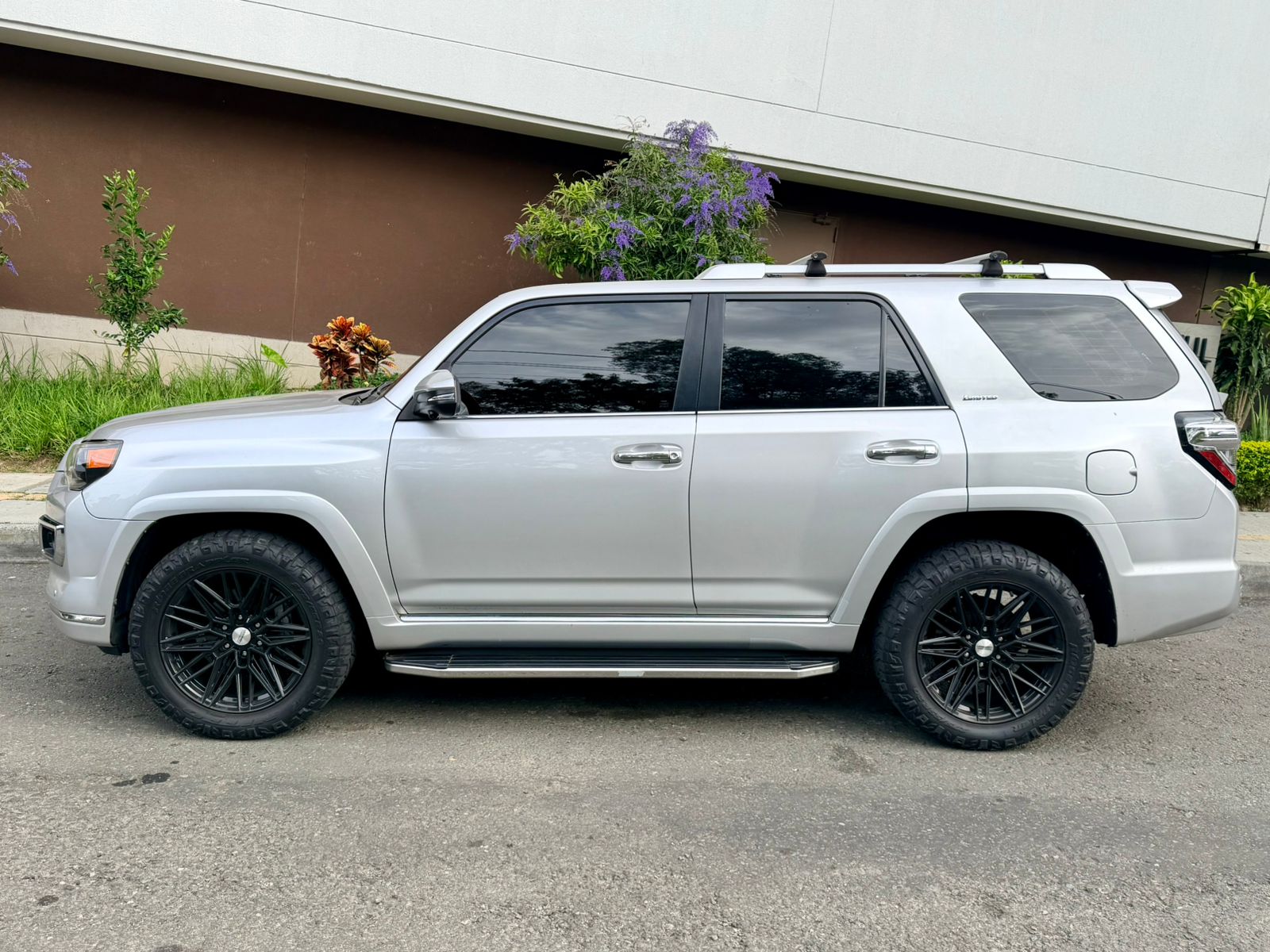 Toyota 4Runner — foto 7 de 14