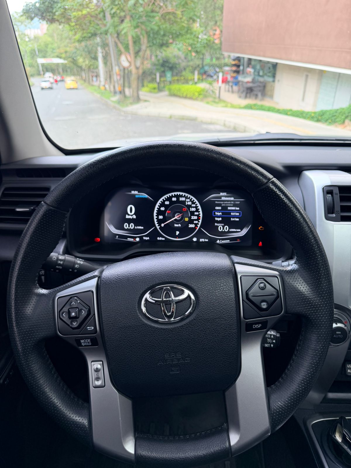 Toyota 4Runner — foto 10 de 14