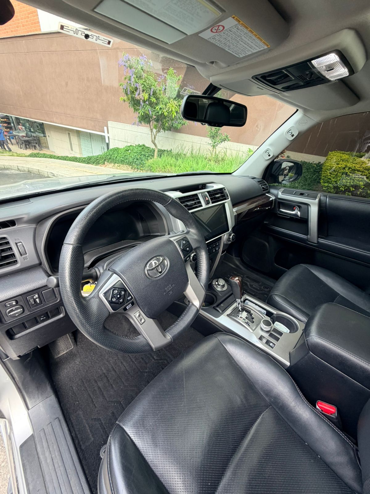 Toyota 4Runner — foto 12 de 14